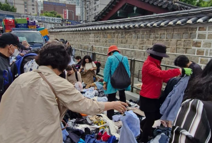 Serunya Thrifting di Dongmyo, Pasar Loak di Korea Selatan